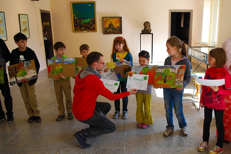 10 травня 2014 року відбулась чергова зустріч мистецького дитячо-молодіжного Проекту «ART-WEEKEND» на тему: Пейзаж